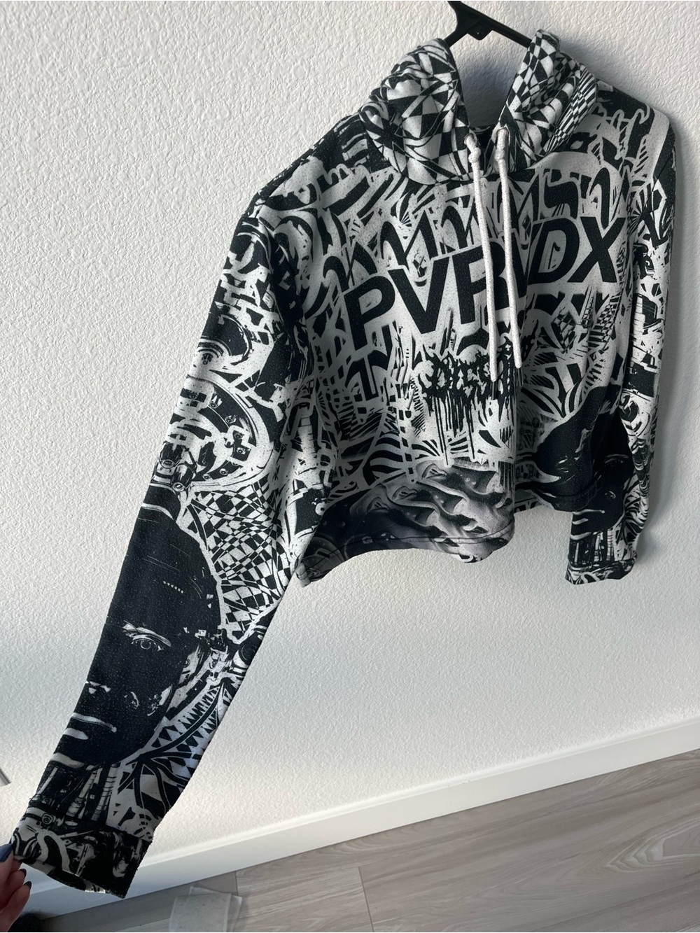 Dissonance Black & White Graphic Streetwear Cropped Hoodie, trippy, futuristic